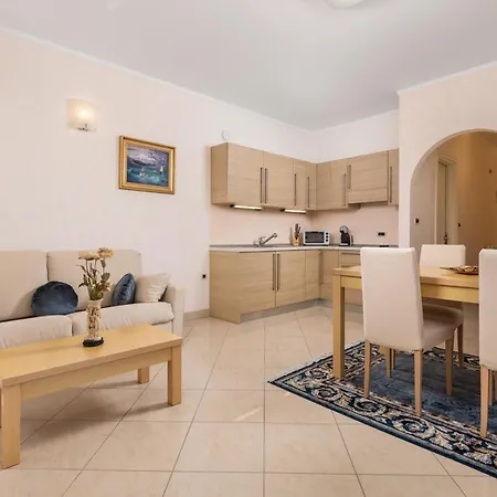 Apartment Perla With Balcony *