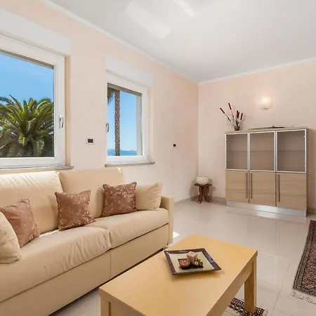 Perla With Balcony Apartment *