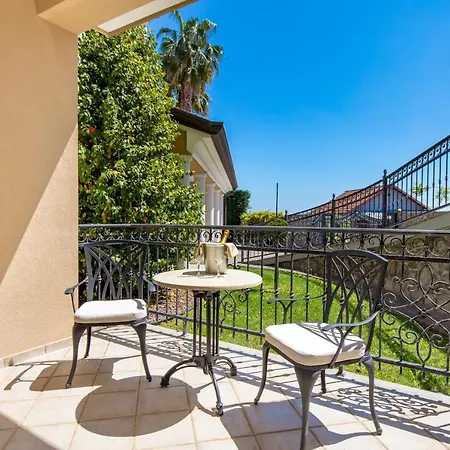 Apartment Perla With Balcony