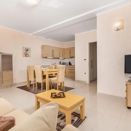 Perla With Balcony Apartment Icici