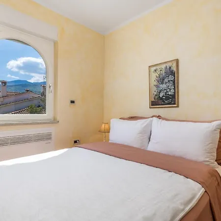 Perla With Balcony Apartment *