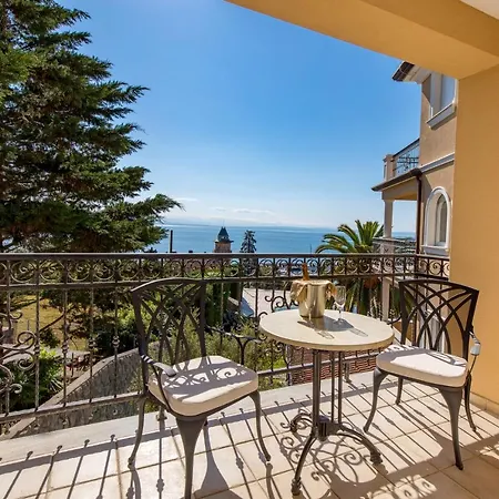 Apartment Perla With Balcony Icici